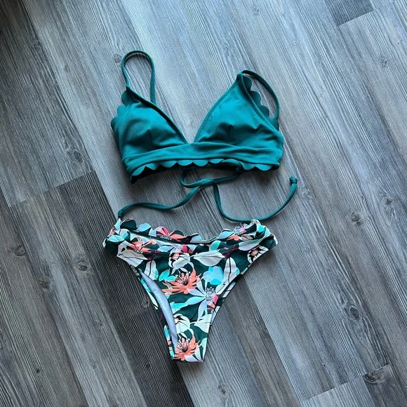 Cupshe Scalloped Floral Bikini Swimsuit Set - Picture 3 of 8